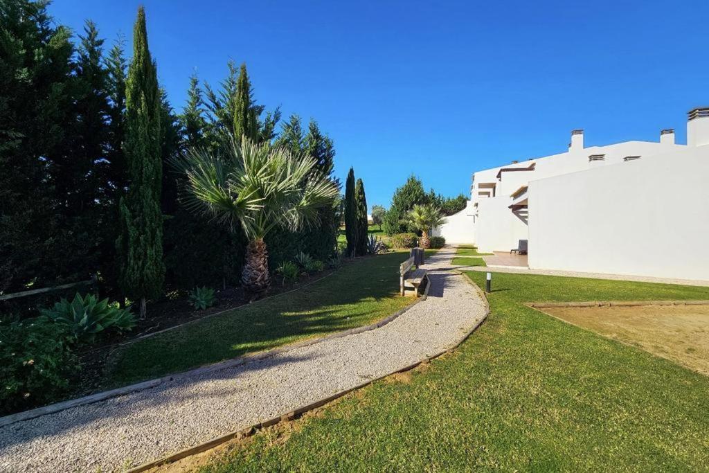 Jaqueline And Golf House Apartment
