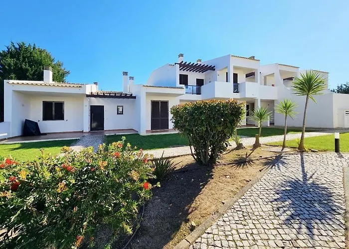 Jaqueline Beach And Golf House